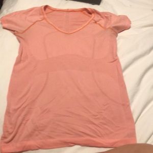 Lululemon swiftly tech v neck